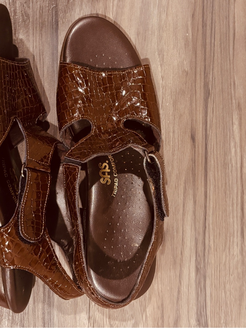 SAS Brown Croc Embossed Leather Sandals Size 7NCasual Comfy Office Spring Summer